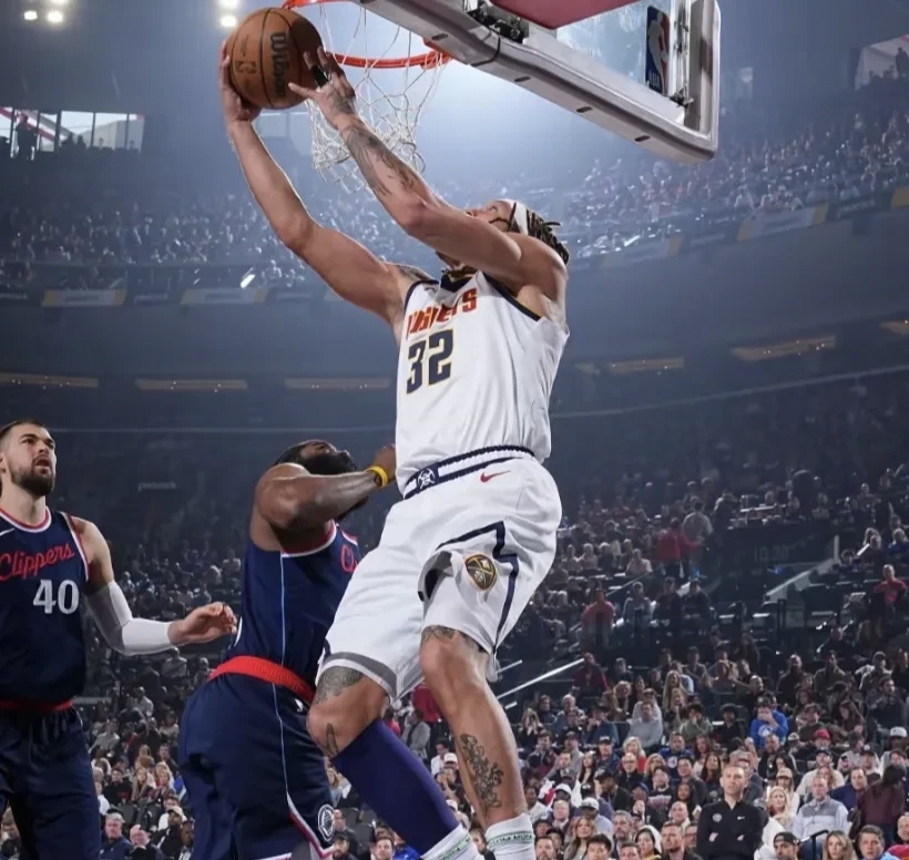 乐竞体育官网包含洛杉矶快船完成体检备战足总杯风云突变丹佛掘金今晚复出首秀，风云突变芝加哥公牛今晨豪取连胜瞬间刷屏的词条