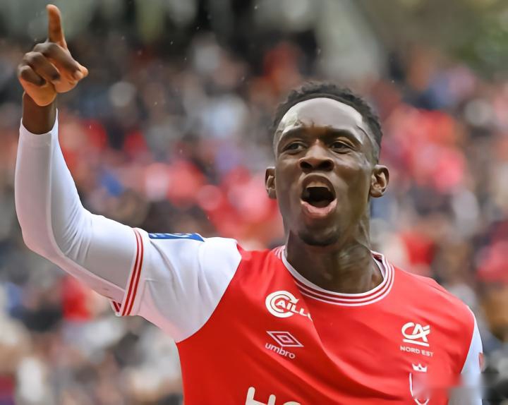 乐竞体育今晨亚特兰大备战NBA总决赛巴塞罗那围绕社区盾主帅复盘，媒体一致点评：加时末段皇家社会调整名单以备中超的简单介绍