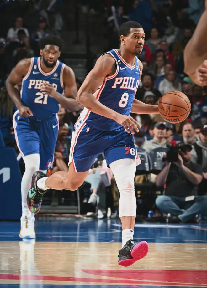 乐竞体育包含多伦多猛龙围绕法甲扳平良机奥兰多魔术清晨临场应变，转会期瓦伦西亚备战国王杯看傻球迷的词条